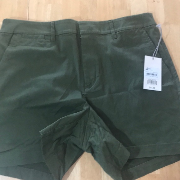 NWT Green Shorts Size 8 - Picture 5 of 12